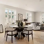 Bergen. Historic Luxury Near The Centre Vila Bergen
