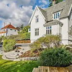 别墅 Bergen. Historic Luxury Near The Centre