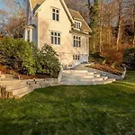 Bergen. Historic Luxury Near The Centre 빌라