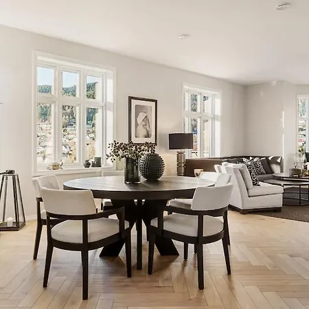 Bergen. Historic Luxury Near The Centre 别墅 卑爾根