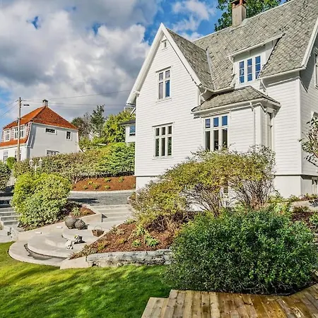 Villa Bergen. Historic Luxury Near The Centre