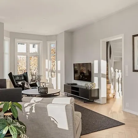 Bergen. Historic Luxury Near The Centre * Bergen