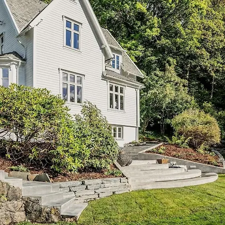 Bergen. Historic Luxury Near The Centre * 베르겐