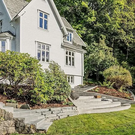 Bergen. Historic Luxury Near The Centre * Bergen