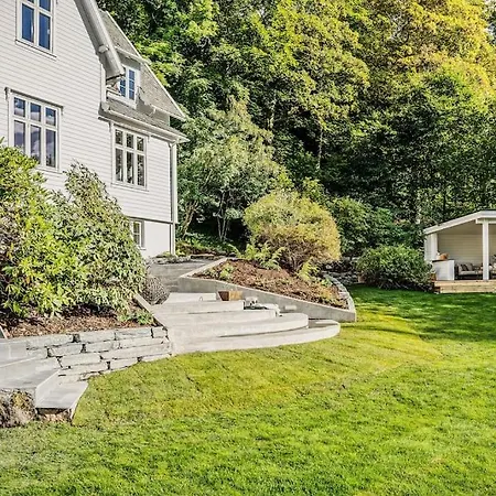 Bergen. Historic Luxury Near The Centre 卑爾根