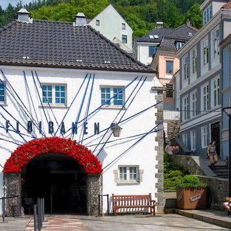 Bergen. Historic Luxury Near The Centre *