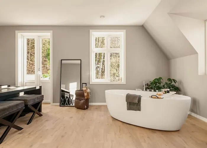 Bergen. Historic Luxury Near The Centre Vila Bergen