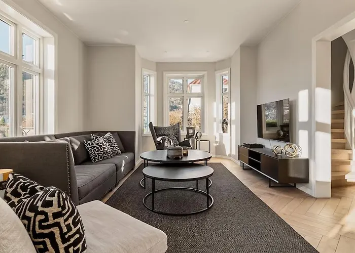 Vila Bergen. Historic Luxury Near The Centre *