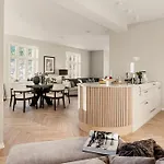 Bergen. Historic Luxury Near The Centre * Bergen