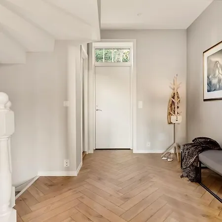 Bergen. Historic Luxury Near The Centre برغن